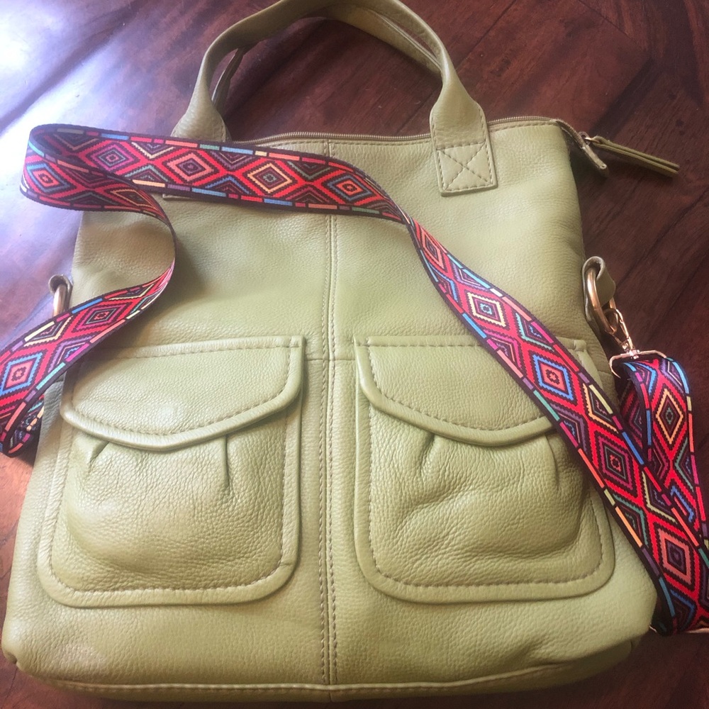 🔥 Gorgeous Green Fossil Bag 🔥